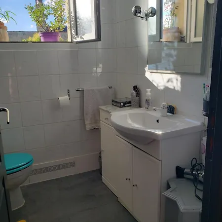 Apartment Beautiful Quiet Area Near Train Station *
